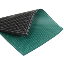 CUTTING MAT 24X36 inches GREEN-BLACK AA17944